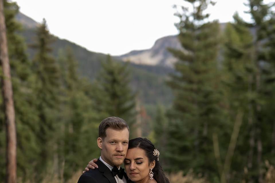 Elegance with mountains in backdrop