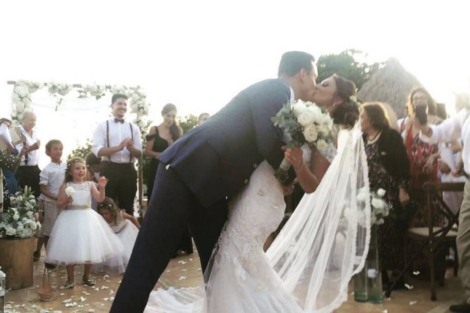 Beautiful bride and groom tie the knot in cartagena colombia.