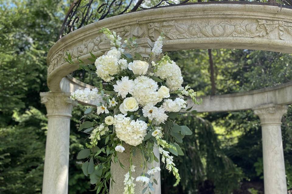 White Gazebo Spray