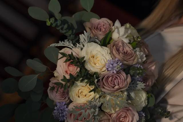 Zarina Flowers & Decor