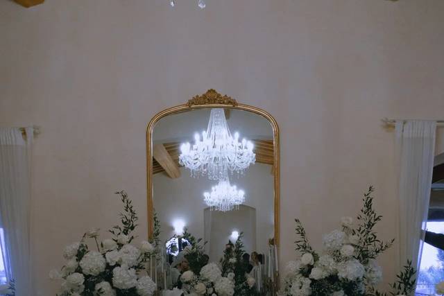 Zarina Flowers & Decor