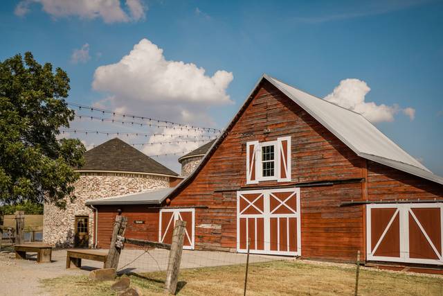 Rustic Grace Estate - Barn & Farm Weddings - Van Alstyne, TX - WeddingWire