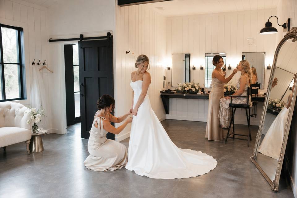 Elegant bridal suite preparations.jpg