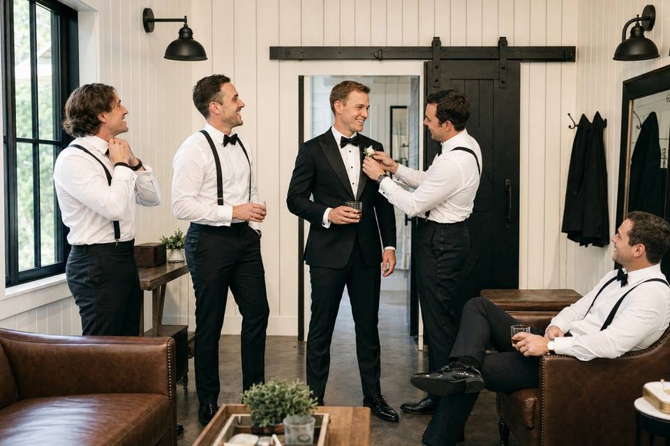 Groom Suite Toast Before the Ceremony.jpg
