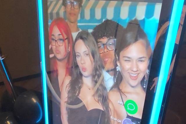 Magic Mirror Photo Booth