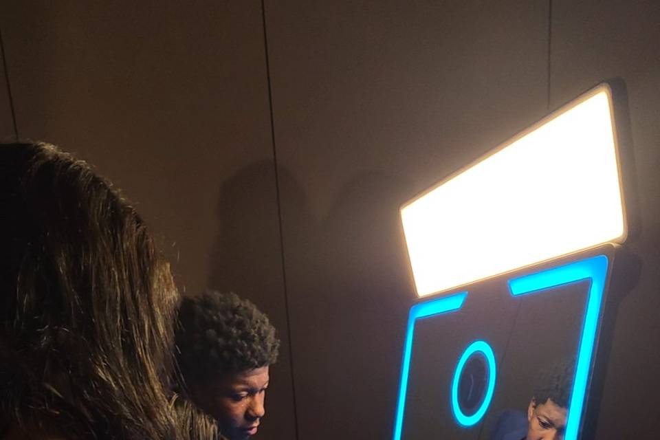 Magic Mirror Photo Booth