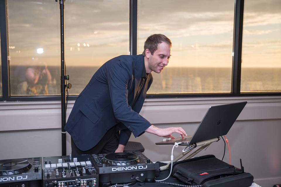 DJ Sweet Love