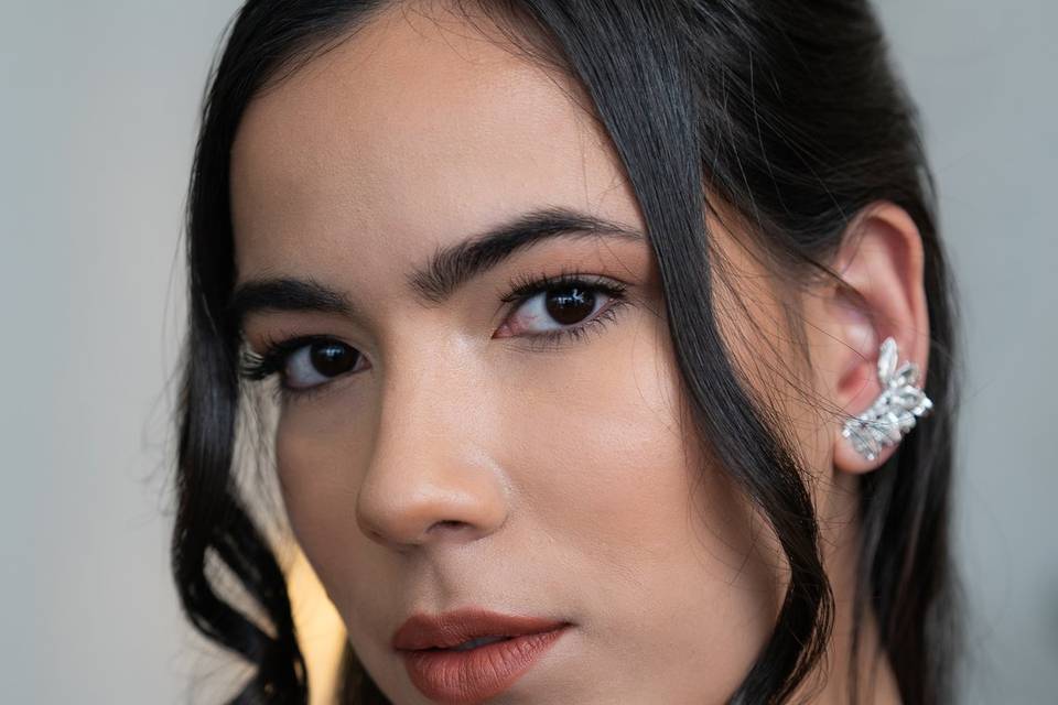 Subtle Eyes / Glowing Skin