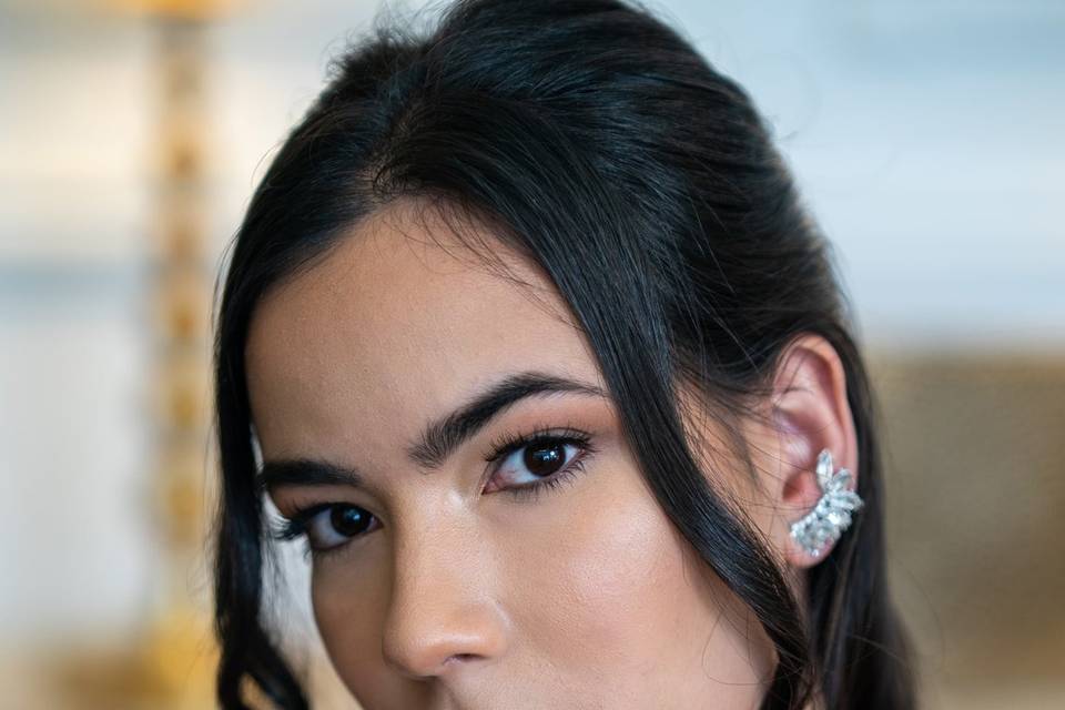 Subtle Eyes / Glowing Skin