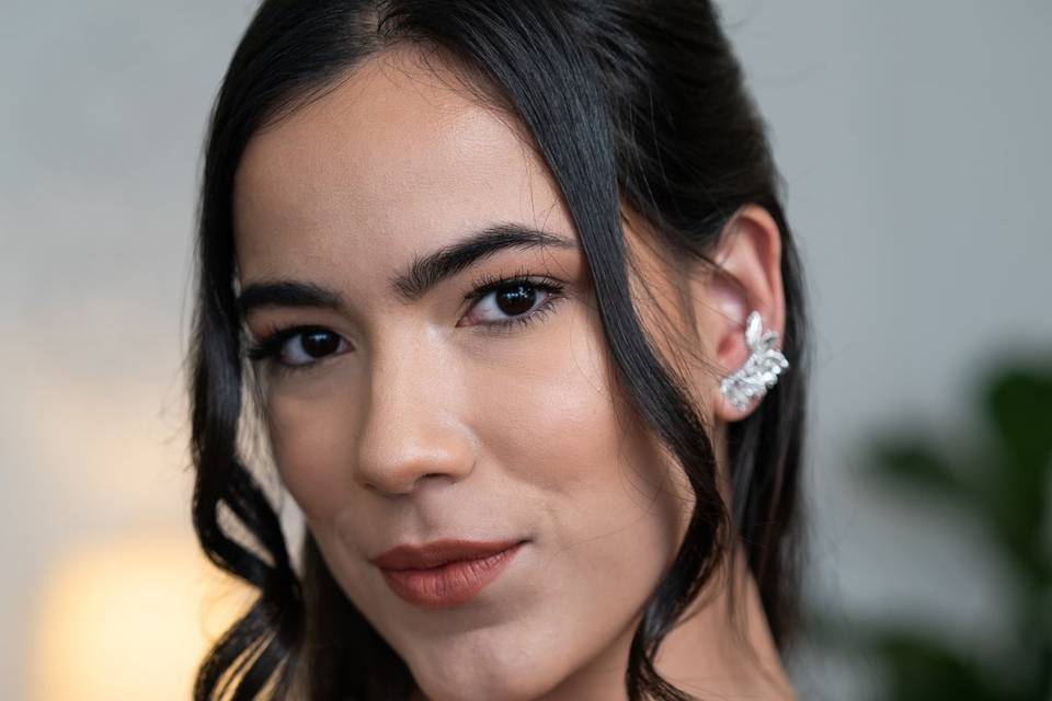 Subtle Eyes / Glowing Skin