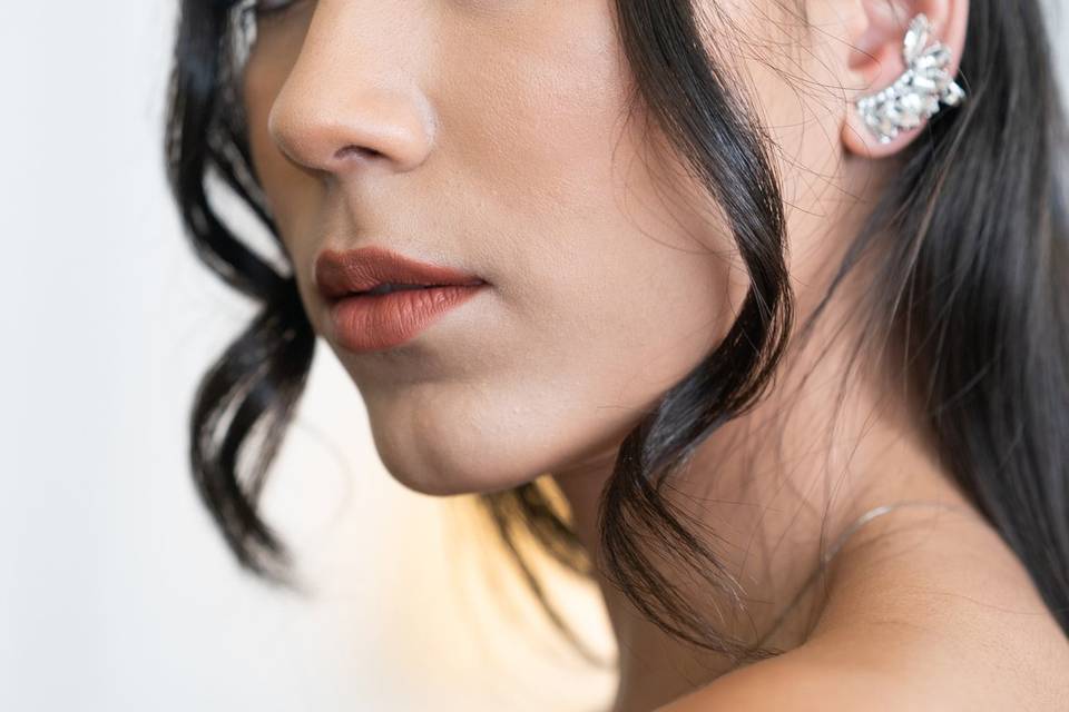 Subtle Eyes / Glowing Skin