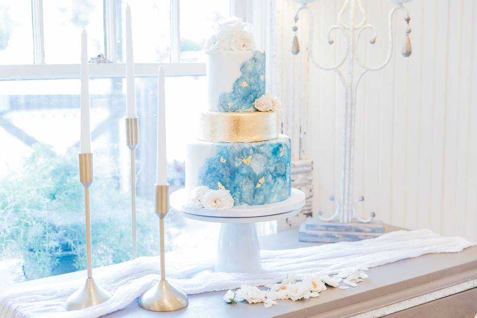 Blue marble wedding cake