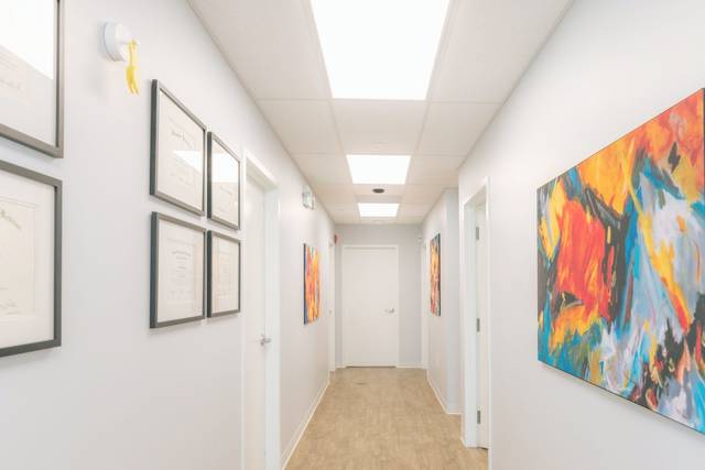 09_hallway.jpg
