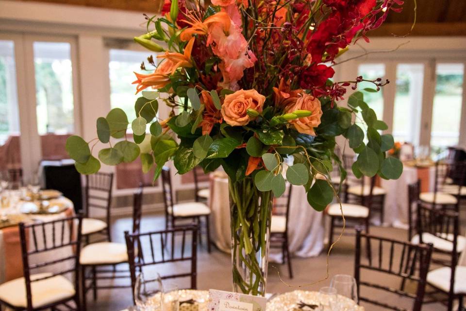 Table setting and gold chargers