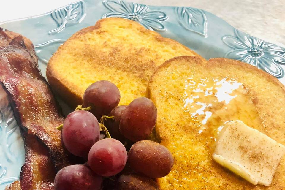 Breakfast at the Buttonwood