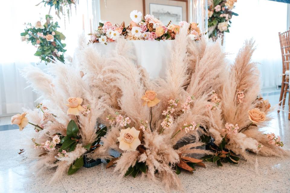 Boho Sweetheart table