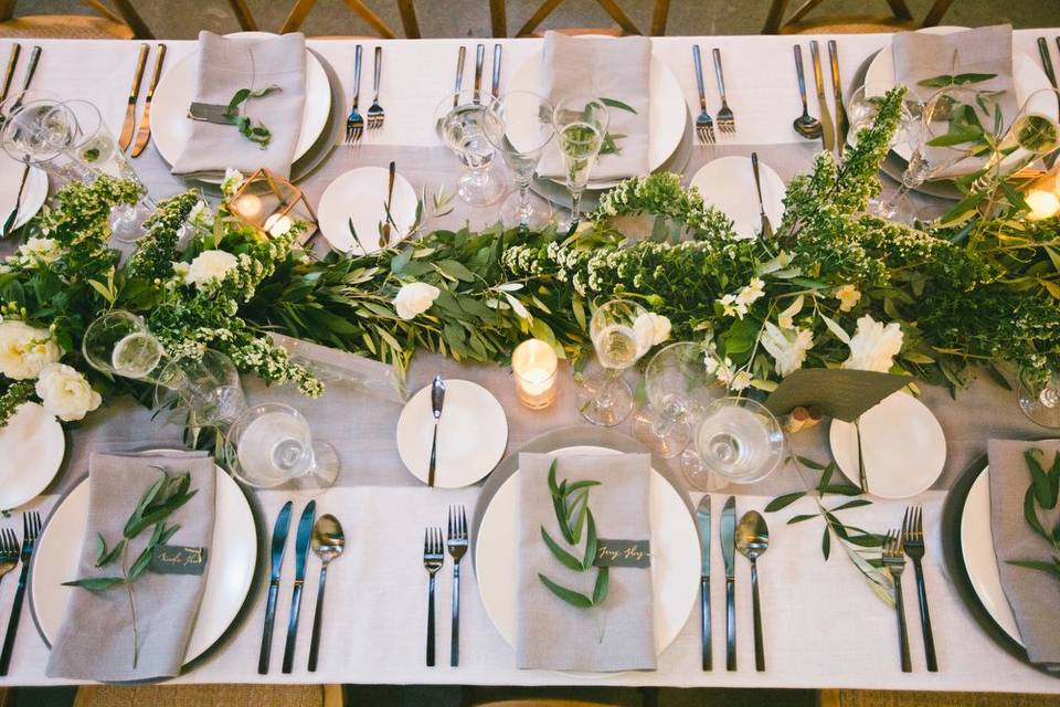 Elegant table settings - LRE Catering