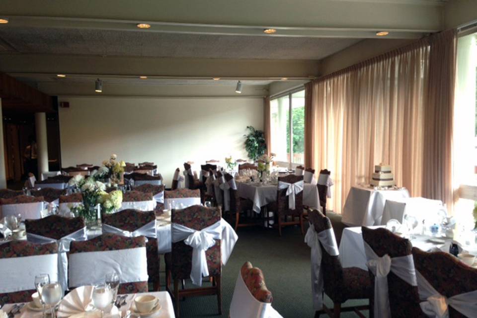 Willits-Hallowell Center Smith Dining Room, Capacity 96 for buffet and 105 for served meal
