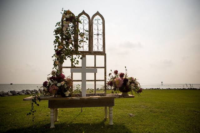 Outdoor altar