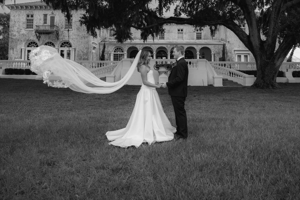 Bride and groom at Bella Cosa