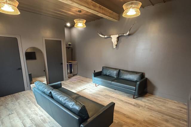 Grooms room