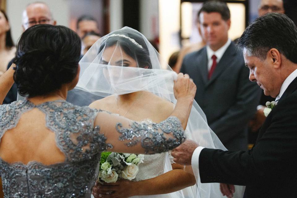 Bride arrives at the altar