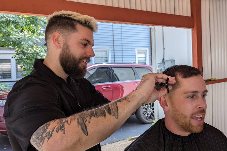 At Hotel Syracuse, barber shop goes from a shave and a haircut to