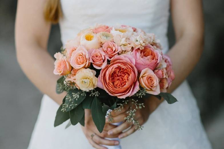 Bridal bouquet peach and coral
