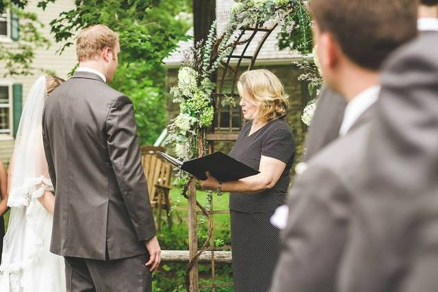 Outdoor exchange of vows