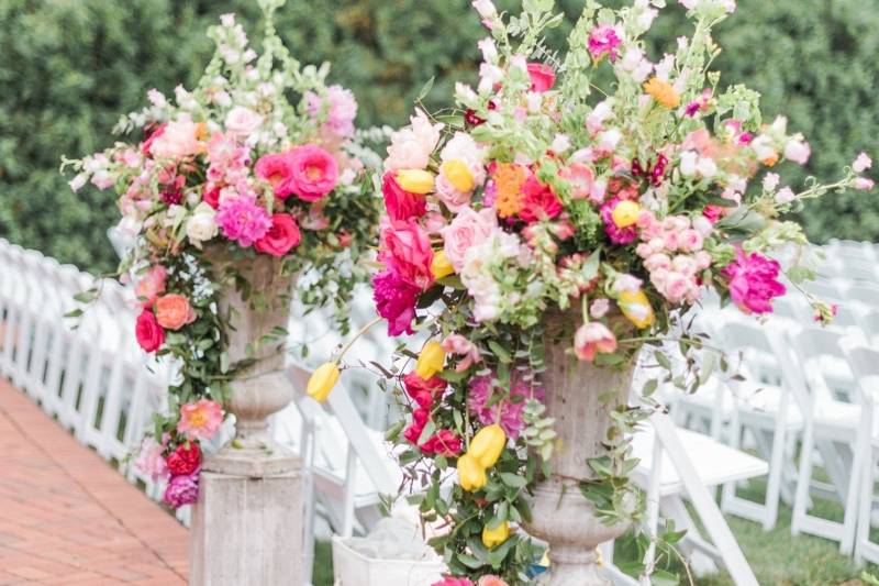 Colorful Ceremony Decor