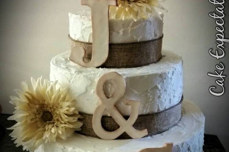 Country feel for this Wedding Cake with Fondant letters