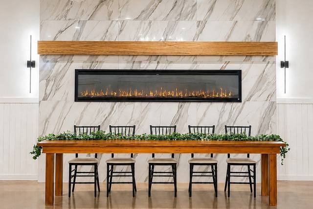 knot-ready-02-fireplace-head-table-wide.jpg