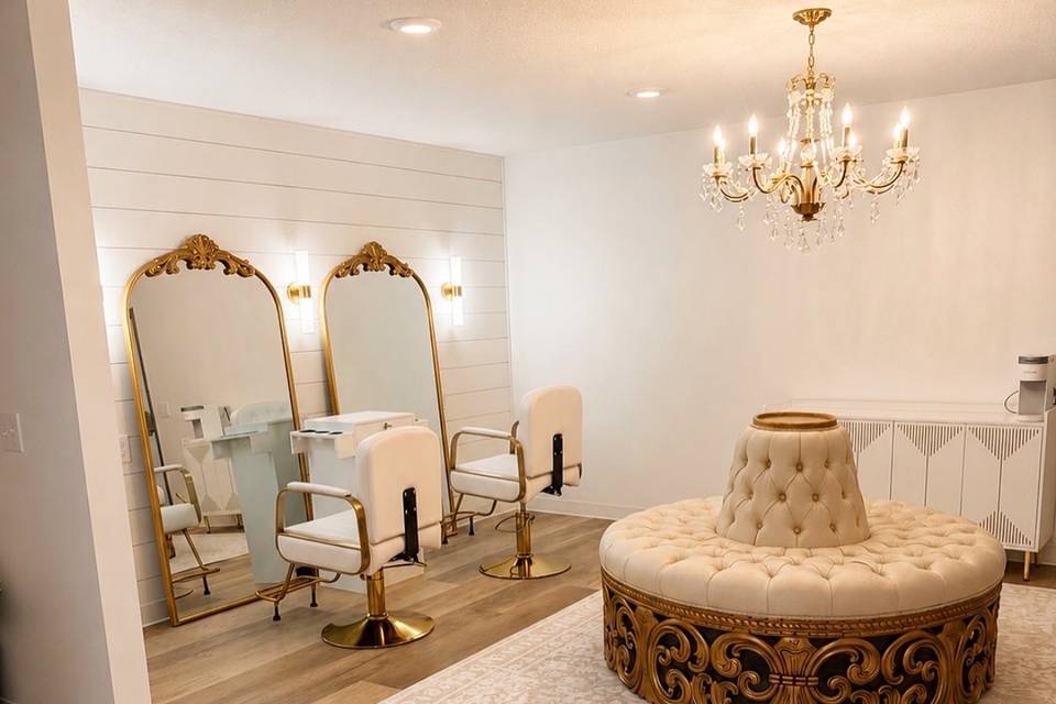 knot-ready-16-ivory-suite-styling-stations.jpg