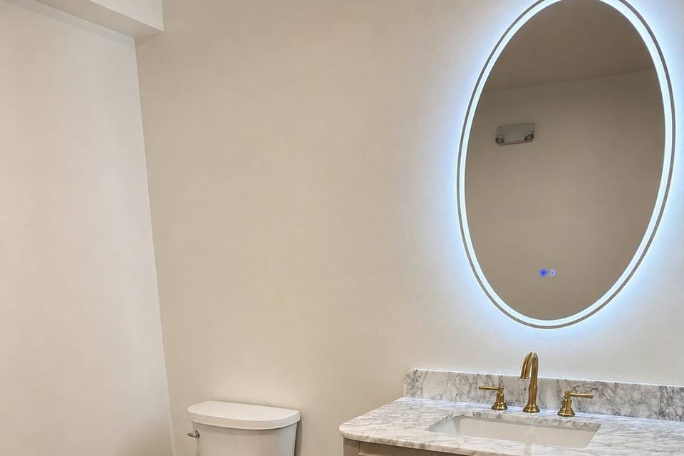knot-ready-18-ivory-suite-private-bathroom.jpg