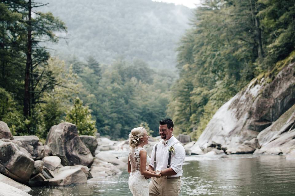 Dress from Best Bride Prom & Tux. Photo by Amanda Sutton Photography.