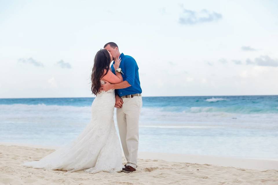 Dress from Best Bride Prom & Tux. Photo by DreamArt Photography. Destination wedding.