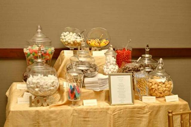 Champagne Gold Wedding Sweet Table