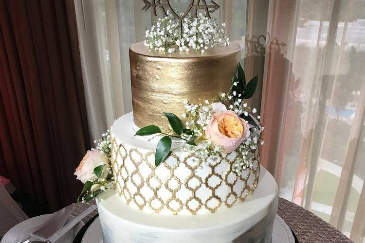 Multiple layered wedding cake