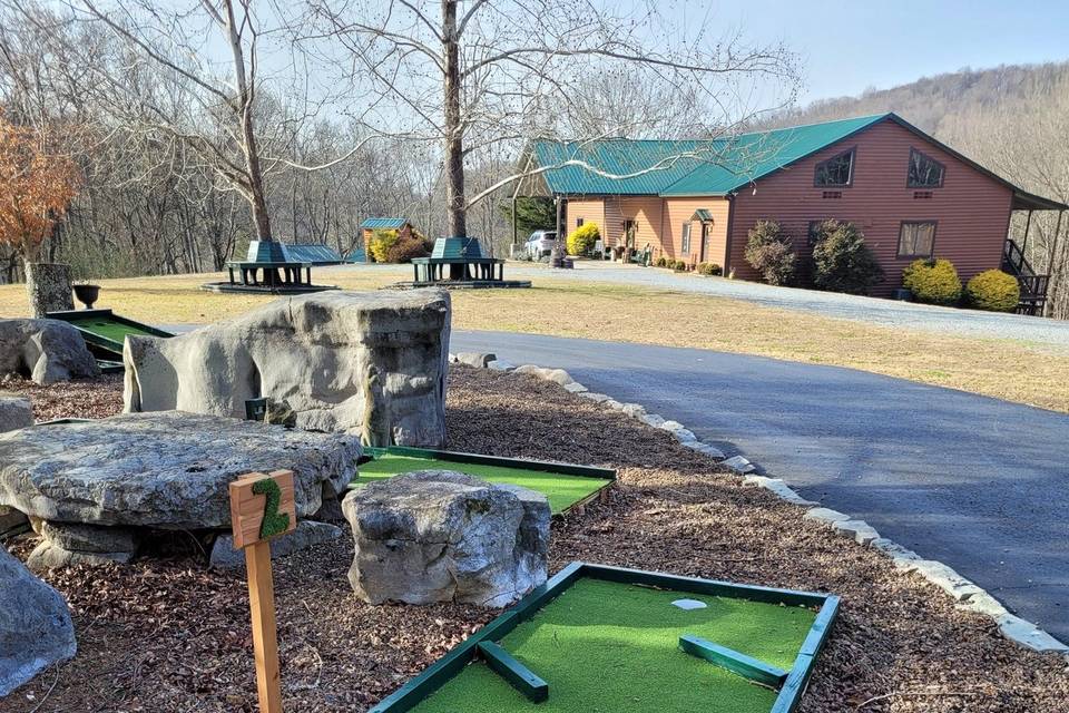 7-hole mini-golf course