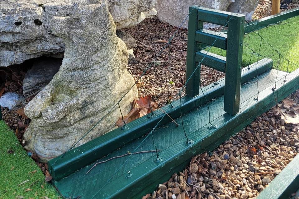 7-hole mini-golf course