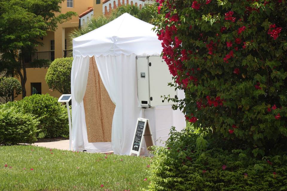 Outdoor white cabana - Lucky Photo Booth