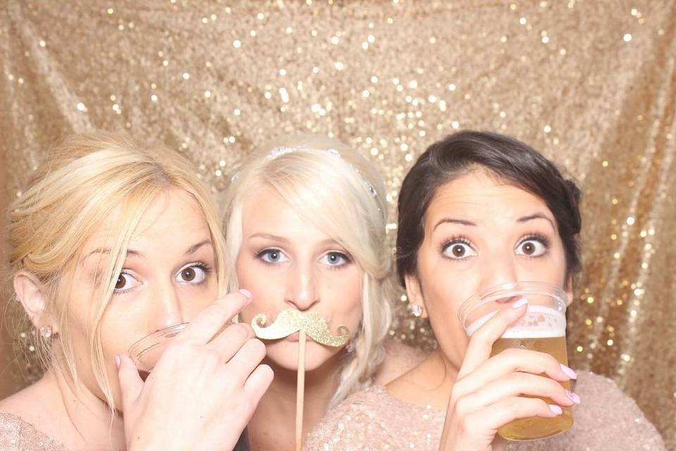 Wedding party poses - Lucky Photo Booth