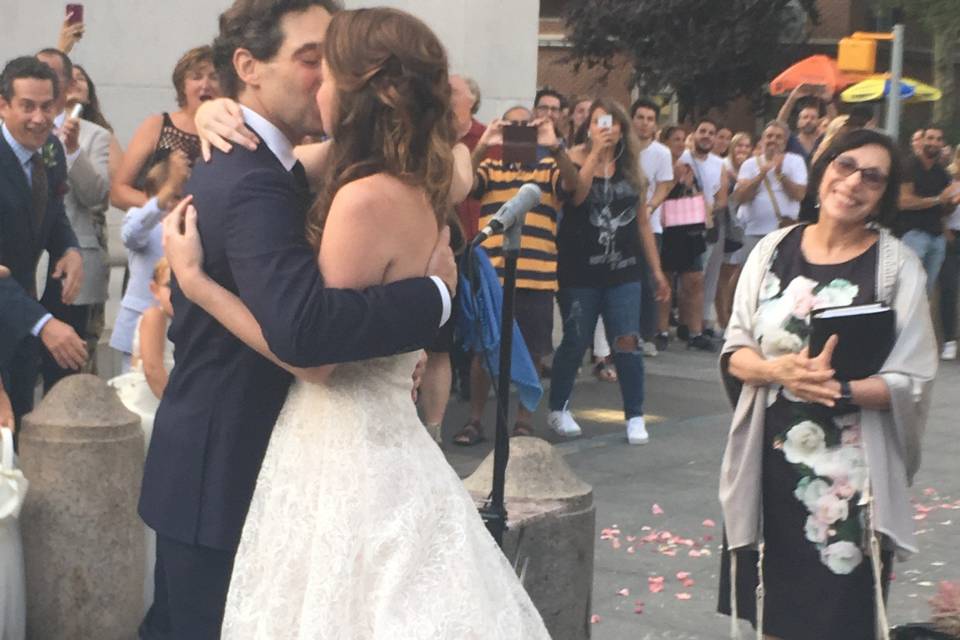 Newlyweds kiss