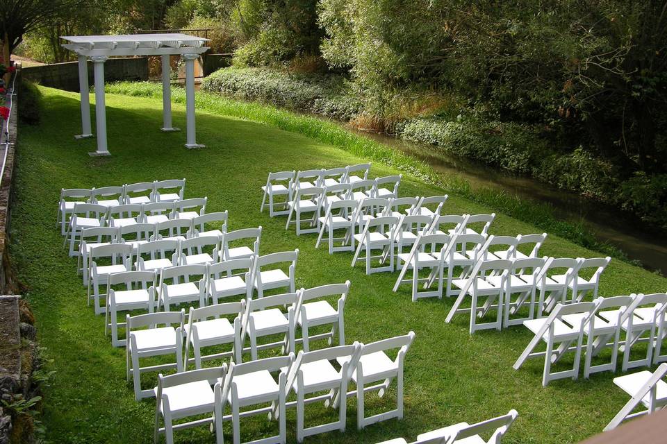 Outdoor wedding space