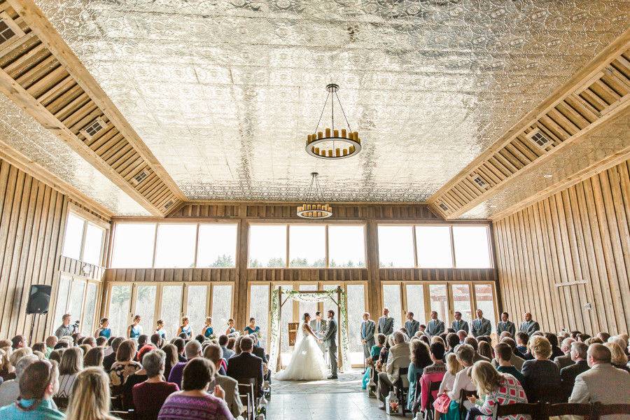 Indoor Ceremony | Photo: Jessi Paige Photography