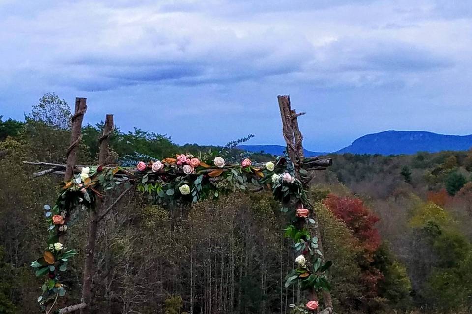 Outdoor Ceremony Hanging Rock