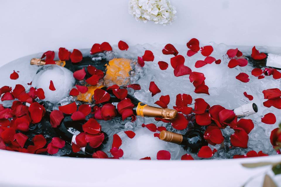 Bathtub with rose pedals