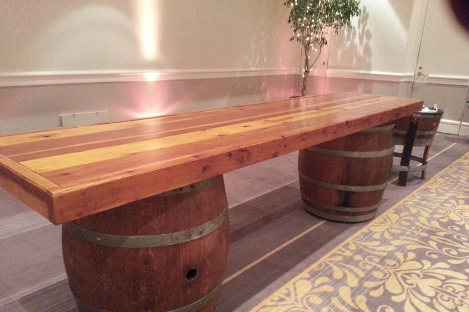 Large 10' wine barrel bars will add a nice finishing tough to your rustic event. Great for caterers, bartenders, desert bar, etc.