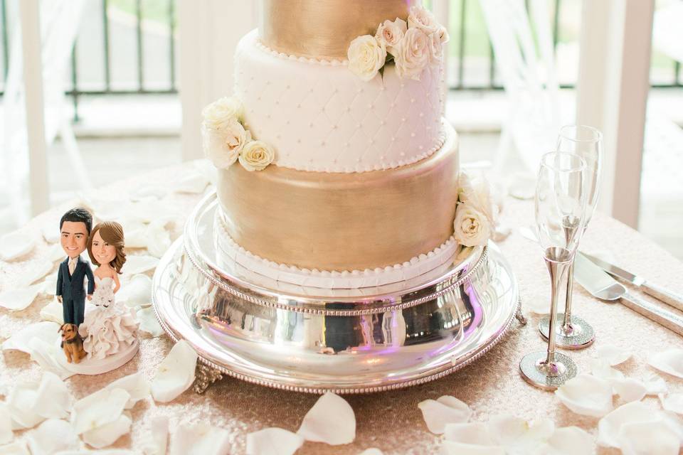 Gold and white cake