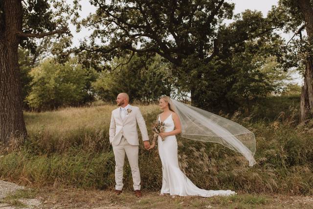 Country Airbnb Wedding